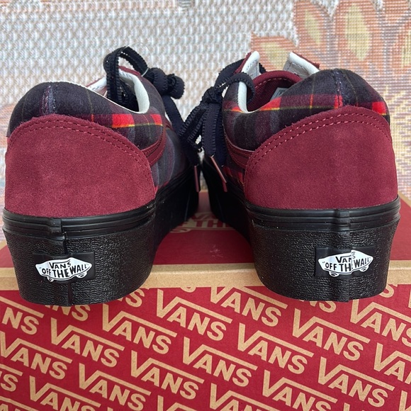 Vans Old Skool Stacked 
Velvet Plaid Port/Black
VNOA7Q5M02Y
WMNS Platforms - Picture 14 of 16
